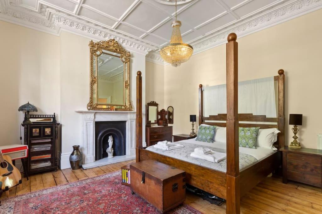Appartement Luxurious Victorian, A Few Minutes From The Beach - Sleeps 2 Adults And Up To 3 Children à St Leonards-on-Sea Extérieur photo