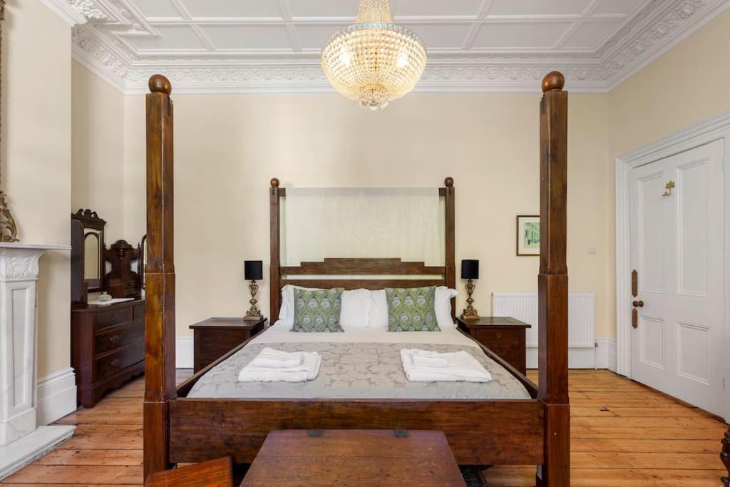 Appartement Luxurious Victorian, A Few Minutes From The Beach - Sleeps 2 Adults And Up To 3 Children à St Leonards-on-Sea Extérieur photo