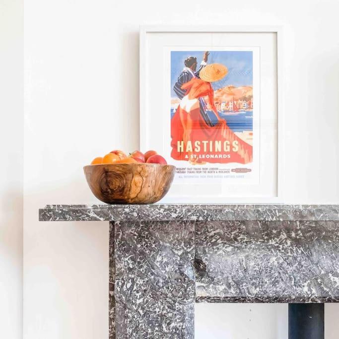 Appartement Luxurious Victorian, A Few Minutes From The Beach - Sleeps 2 Adults And Up To 3 Children à St Leonards-on-Sea Extérieur photo