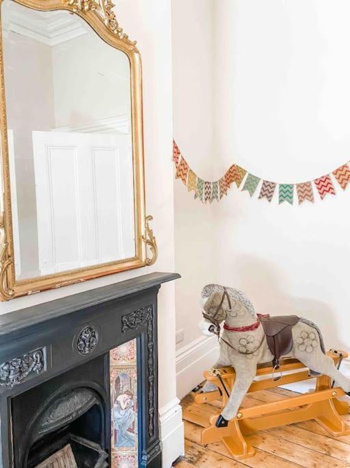 Appartement Luxurious Victorian, A Few Minutes From The Beach - Sleeps 2 Adults And Up To 3 Children à St Leonards-on-Sea Extérieur photo