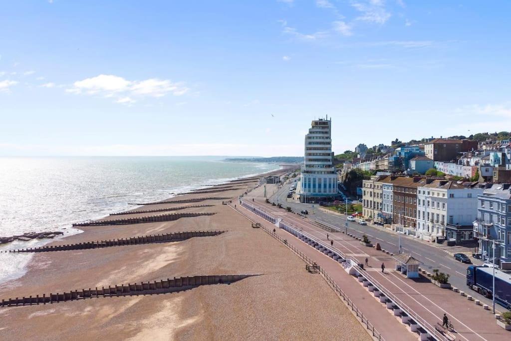 Appartement Luxurious Victorian, A Few Minutes From The Beach - Sleeps 2 Adults And Up To 3 Children à St Leonards-on-Sea Extérieur photo