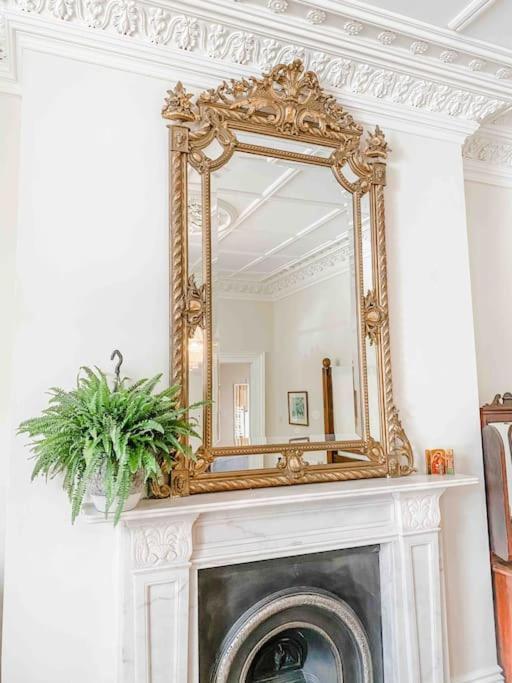 Appartement Luxurious Victorian, A Few Minutes From The Beach - Sleeps 2 Adults And Up To 3 Children à St Leonards-on-Sea Extérieur photo