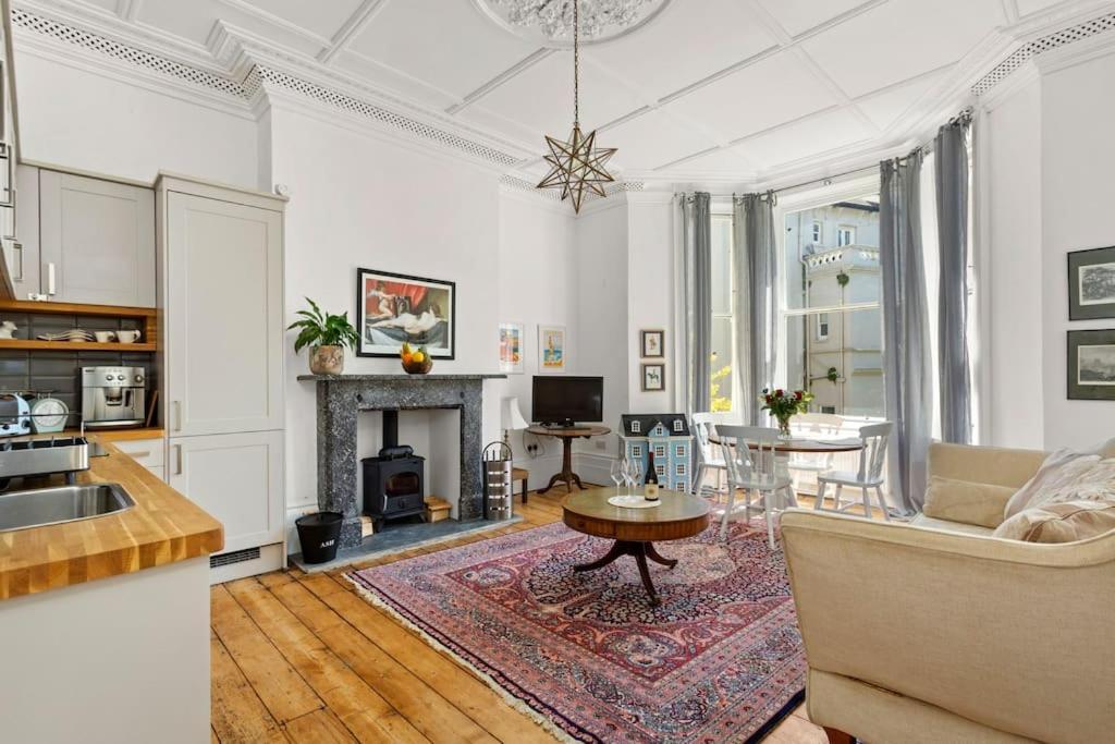 Appartement Luxurious Victorian, A Few Minutes From The Beach - Sleeps 2 Adults And Up To 3 Children à St Leonards-on-Sea Extérieur photo