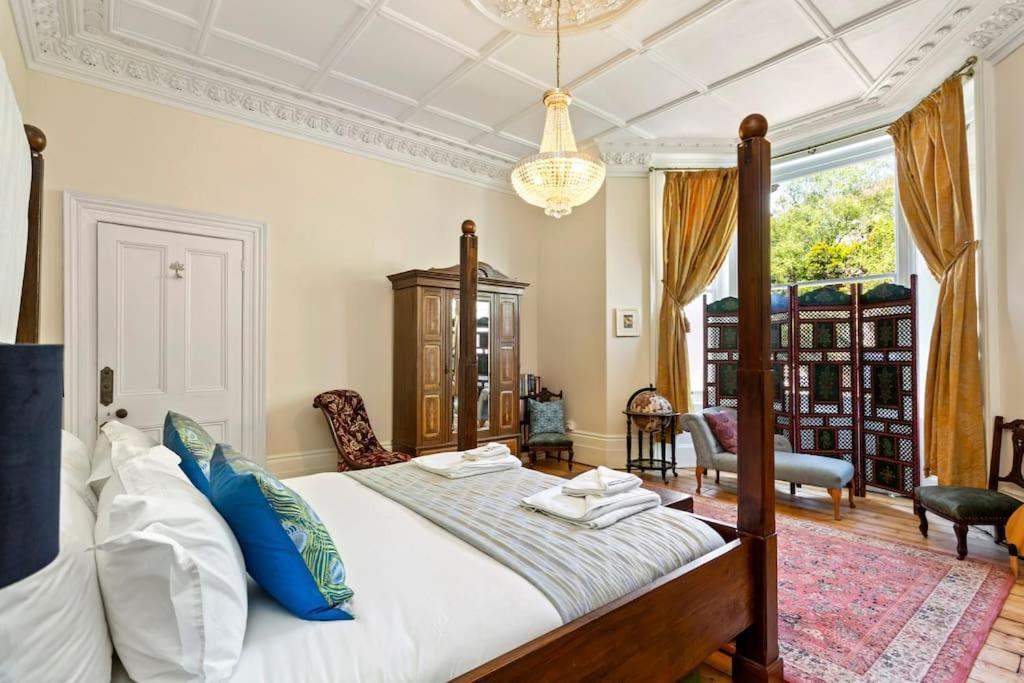 Appartement Luxurious Victorian, A Few Minutes From The Beach - Sleeps 2 Adults And Up To 3 Children à St Leonards-on-Sea Extérieur photo