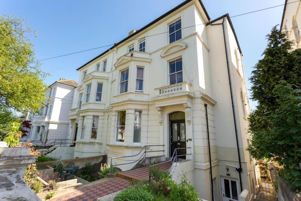 Appartement Luxurious Victorian, A Few Minutes From The Beach - Sleeps 2 Adults And Up To 3 Children à St Leonards-on-Sea Extérieur photo