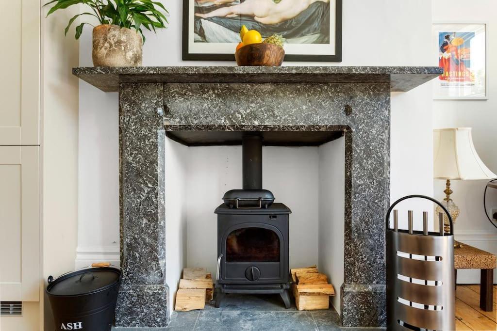 Appartement Luxurious Victorian, A Few Minutes From The Beach - Sleeps 2 Adults And Up To 3 Children à St Leonards-on-Sea Extérieur photo