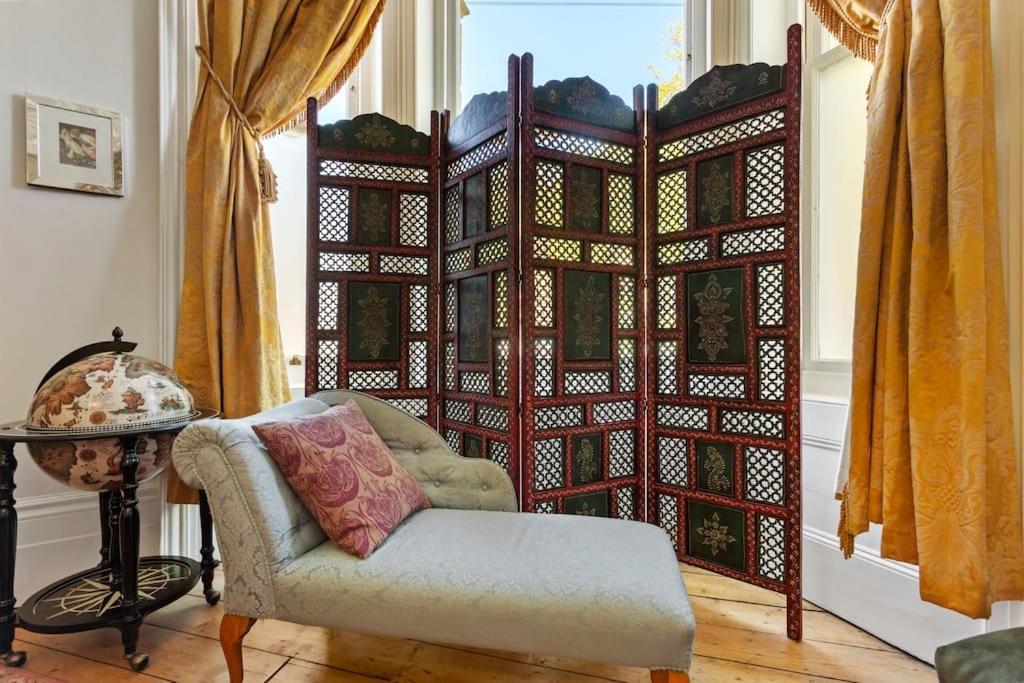 Appartement Luxurious Victorian, A Few Minutes From The Beach - Sleeps 2 Adults And Up To 3 Children à St Leonards-on-Sea Extérieur photo